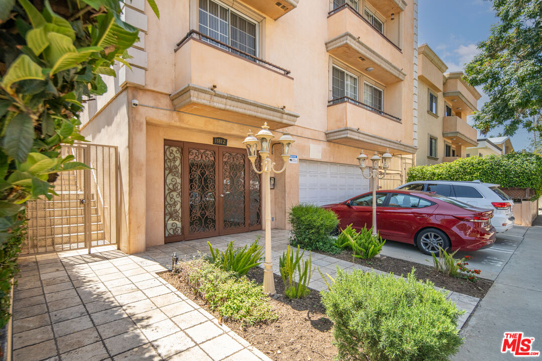 11812 Gorham Ave Unit: 303