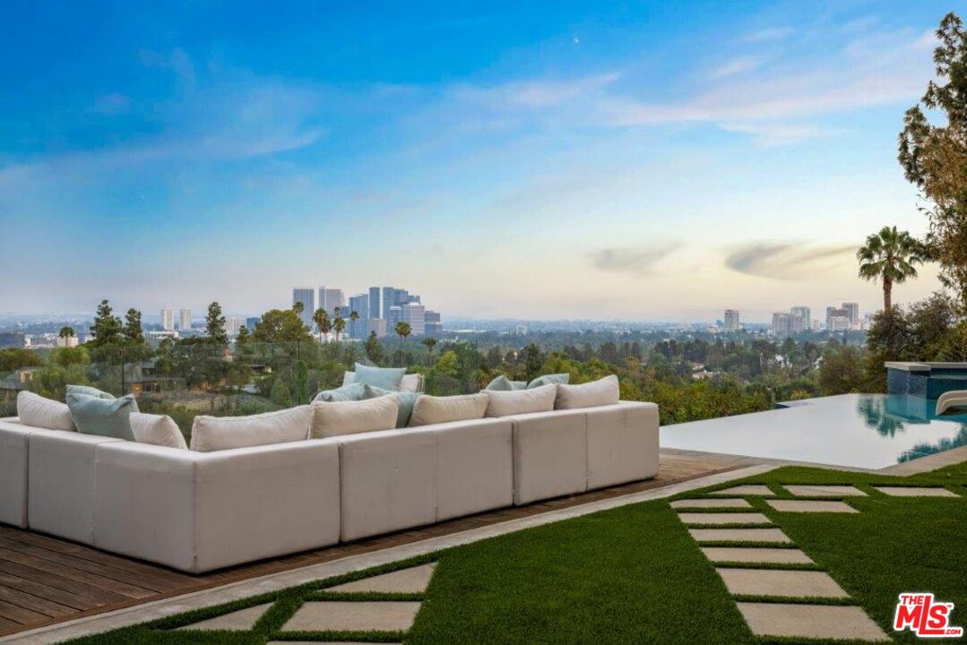 1185 Loma Linda Dr