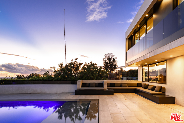 9393 Sierra Mar DR