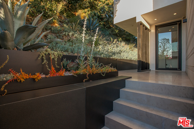 9393 Sierra Mar DR