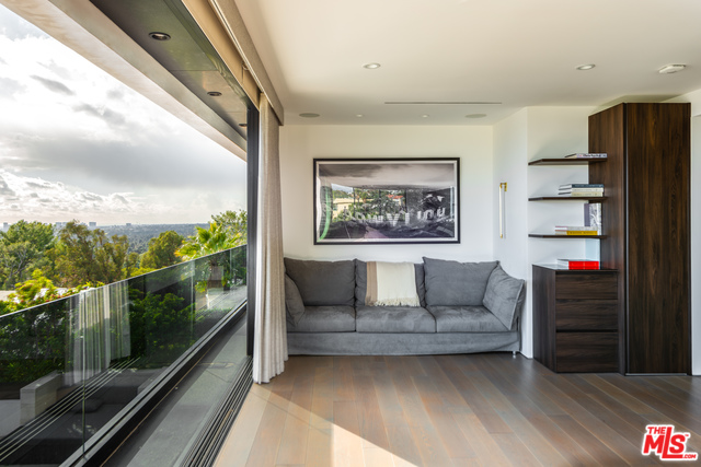 9393 Sierra Mar DR