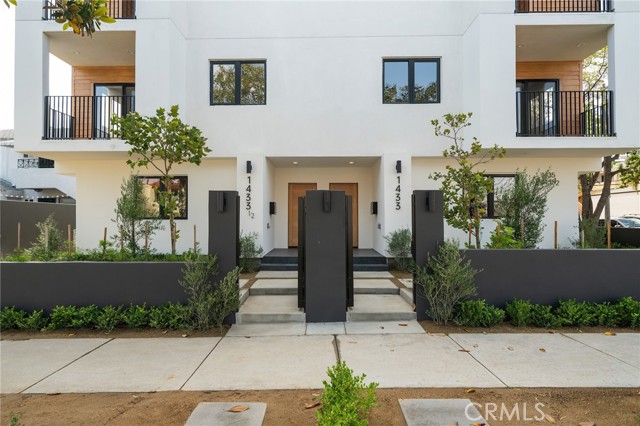 1433 Crescent Heights BLVD