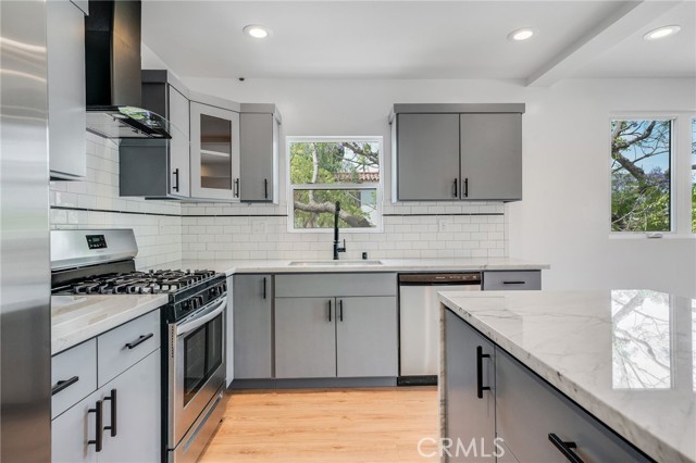 1433 Crescent Heights BLVD