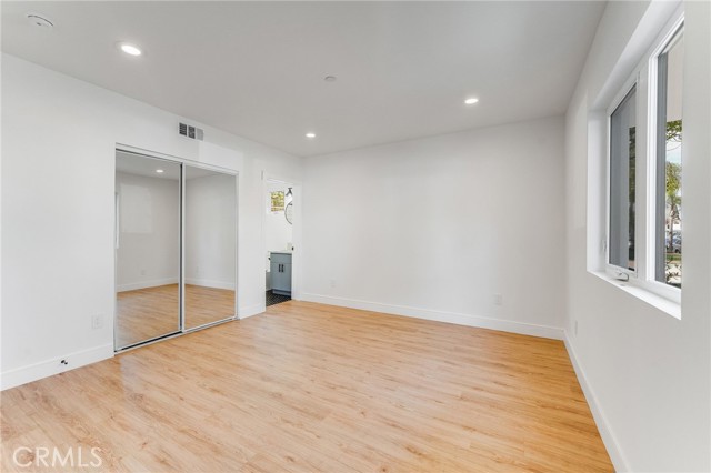 1433 Crescent Heights BLVD