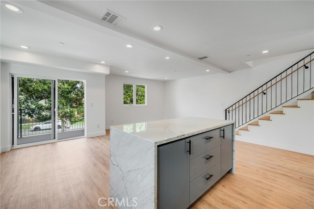 1433 Crescent Heights BLVD
