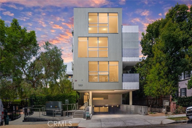 1351 Havenhurst Unit: PH3