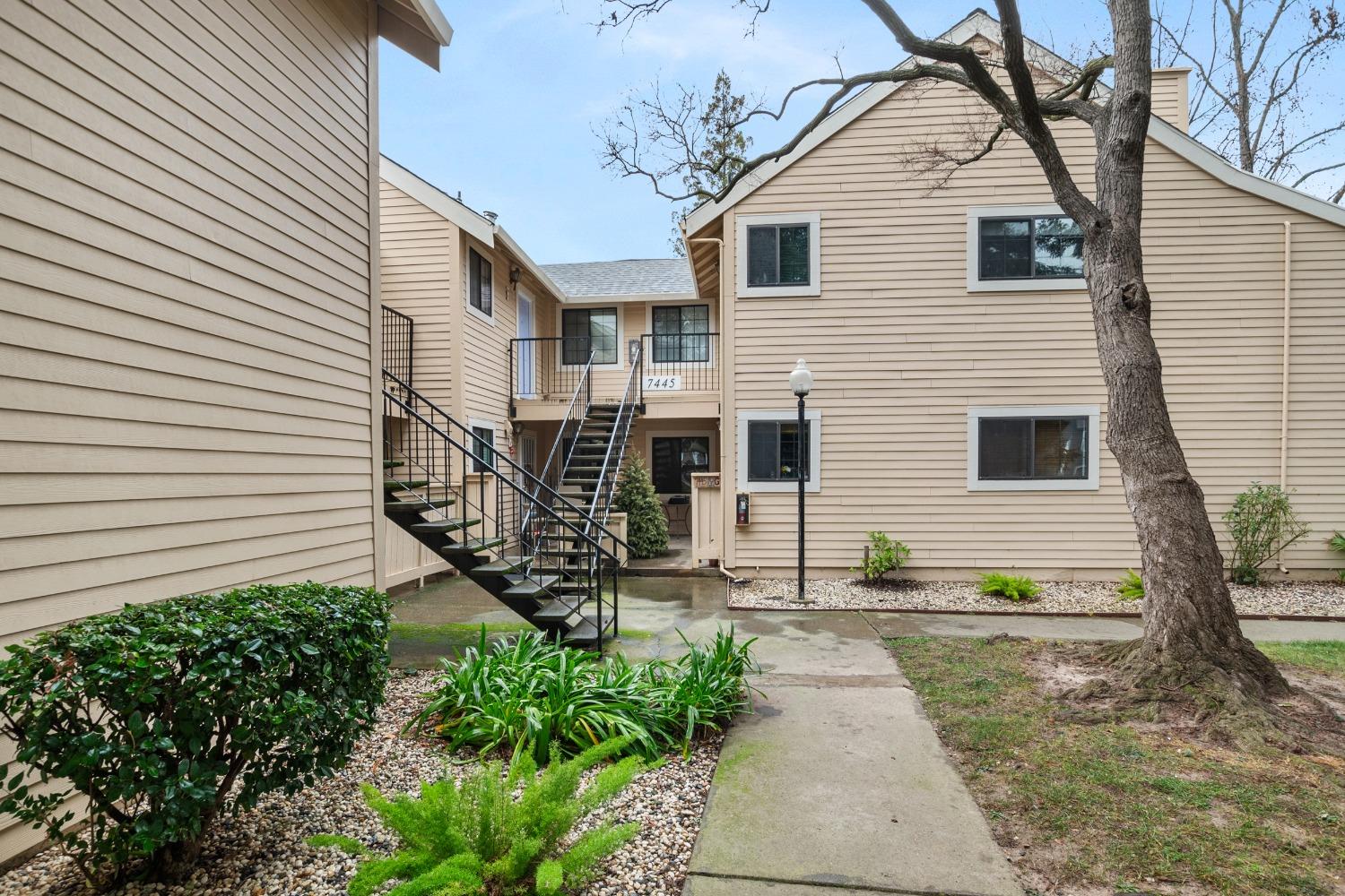 7445 Auburn Oaks Court Unit: #F