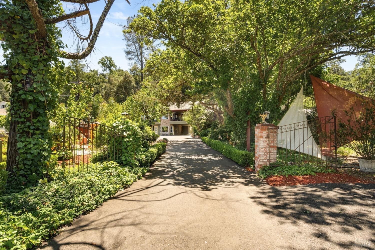 3037 Foothill Boulevard