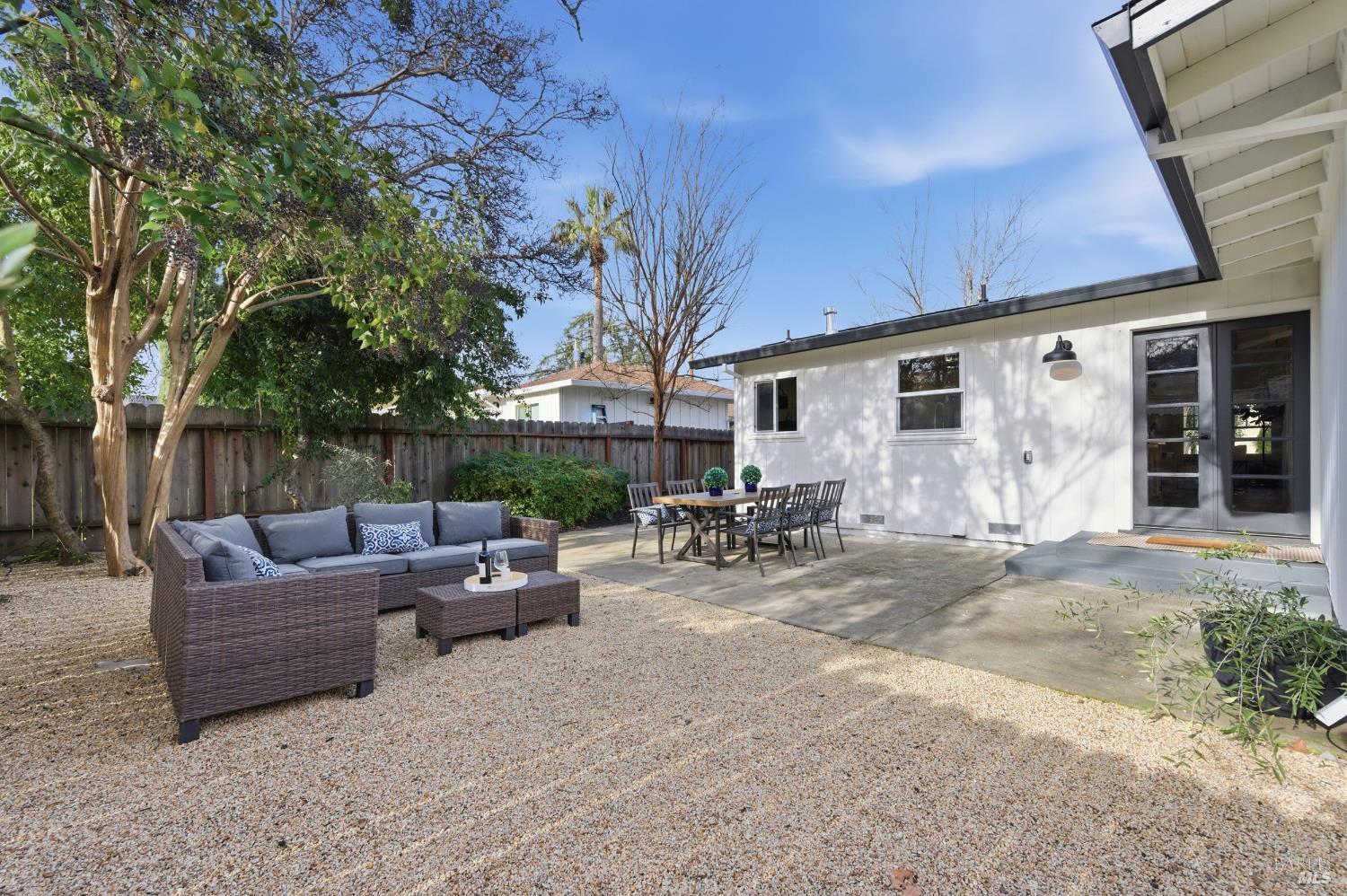 1123 Oak Avenue