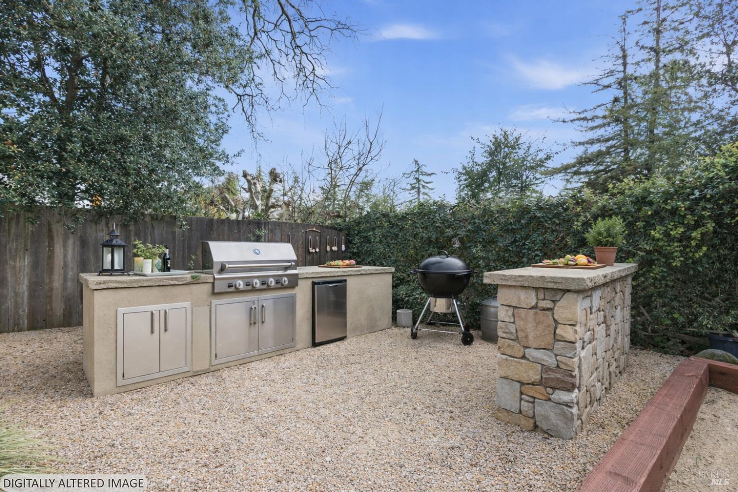 1123 Oak Avenue