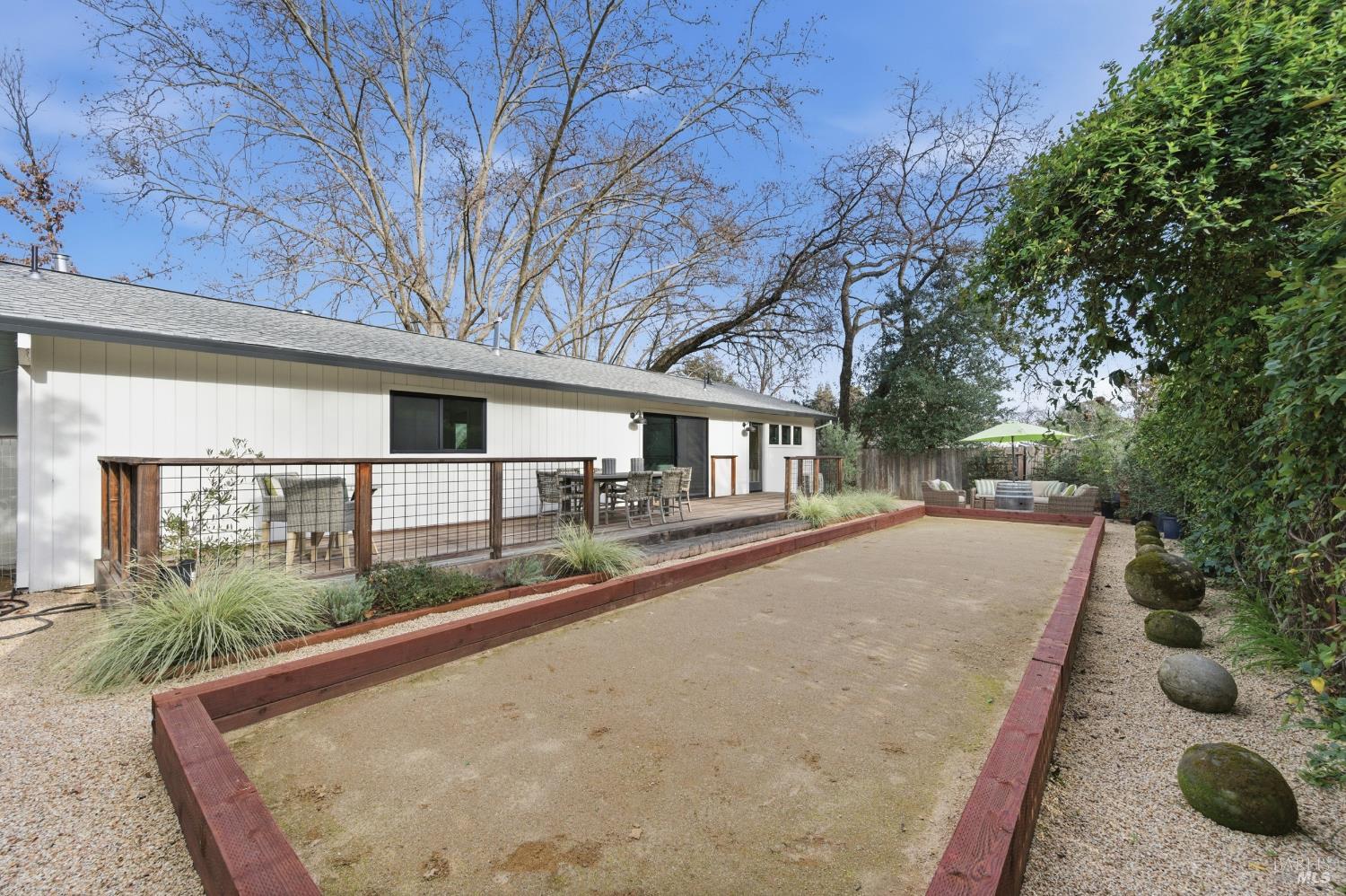 1123 Oak Avenue