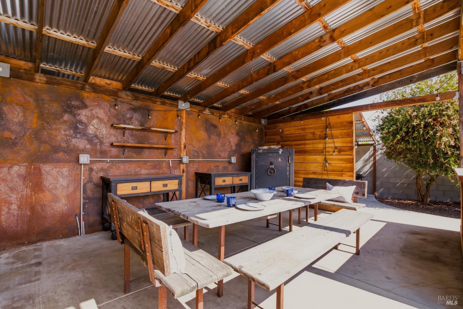 2720 Hilltop Drive