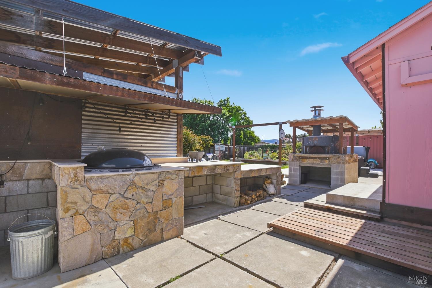 2720 Hilltop Drive