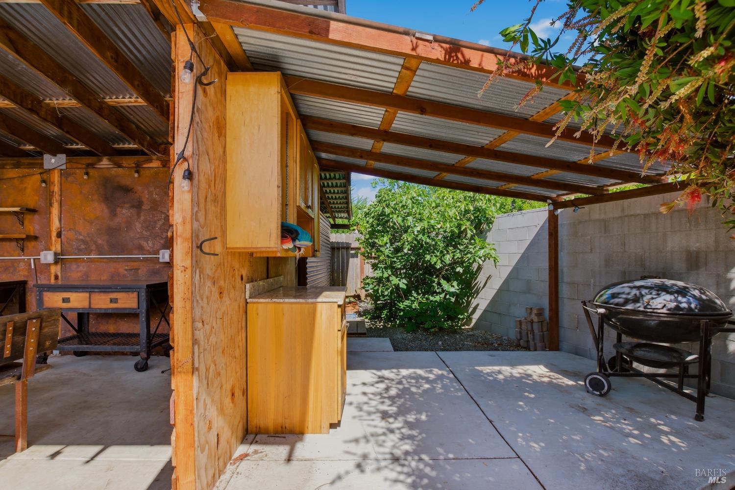 2720 Hilltop Drive