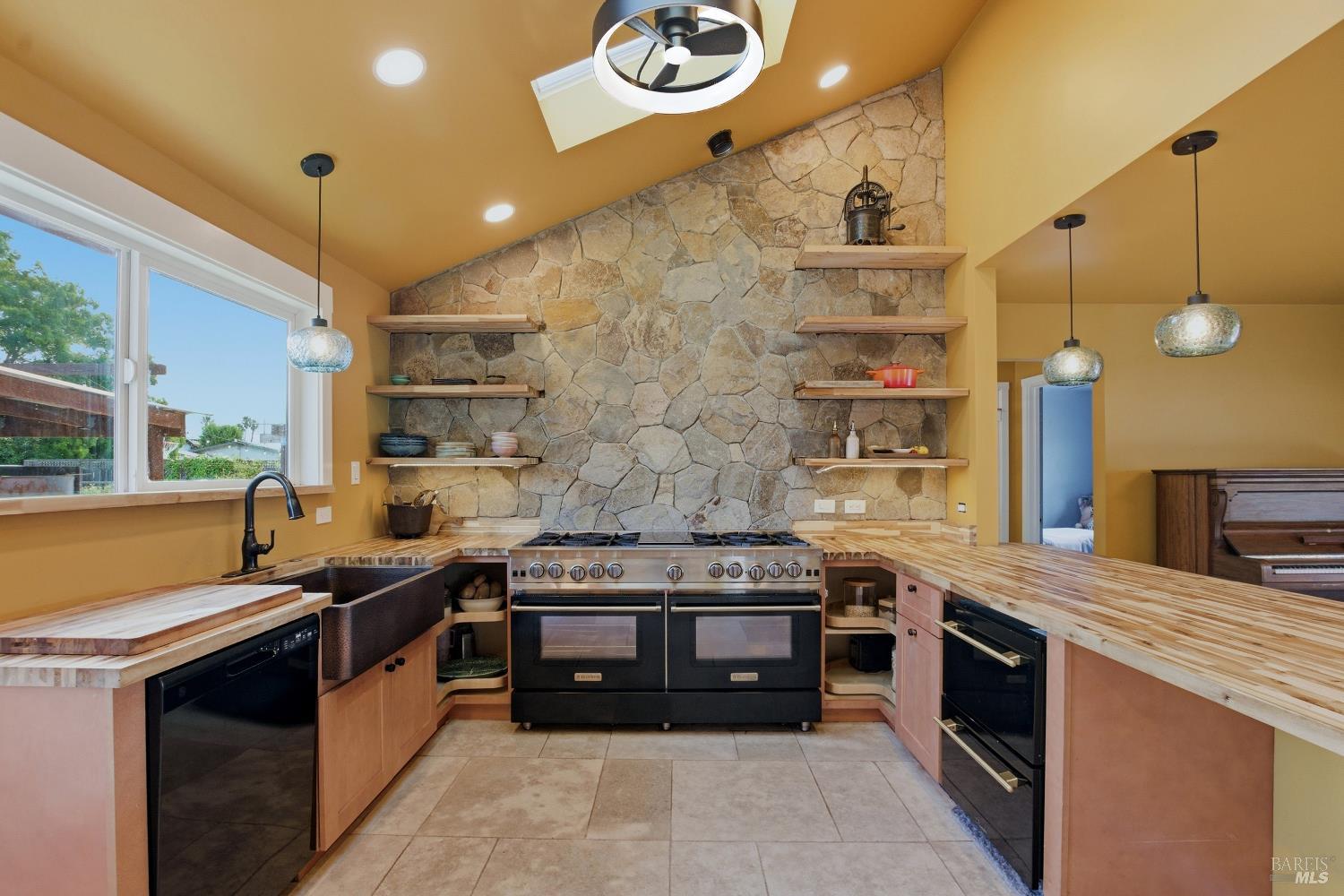 2720 Hilltop Drive
