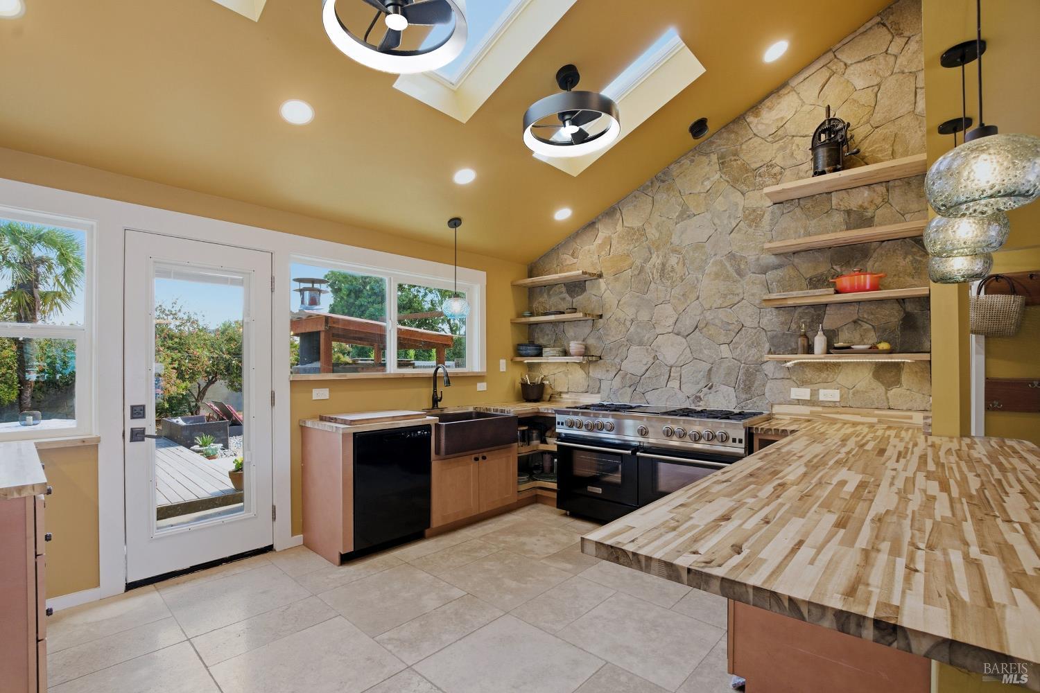 2720 Hilltop Drive