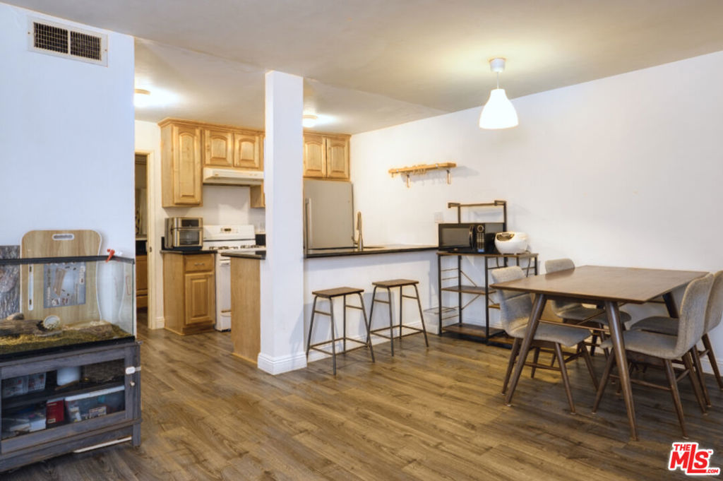 525 S La Fayette Park Place 207