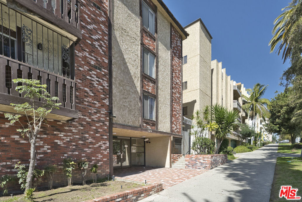 525 S La Fayette Park Place 207