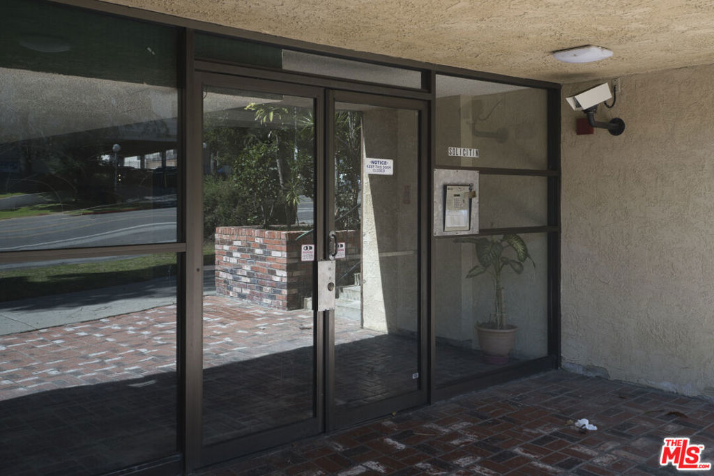 525 S La Fayette Park Place 207