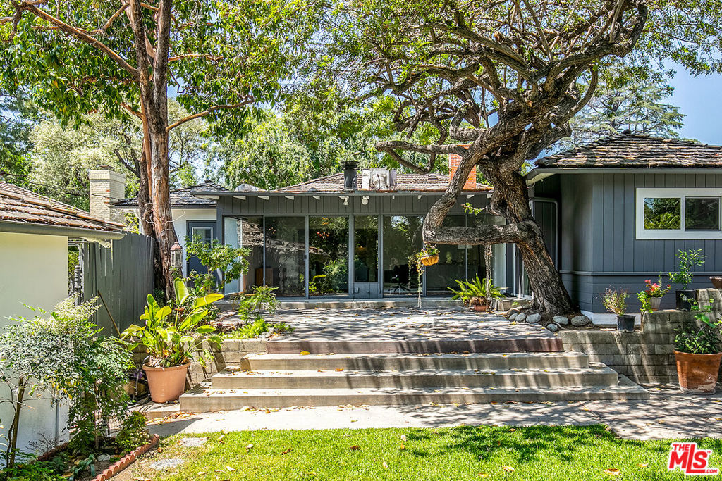1900 Sycamore Drive