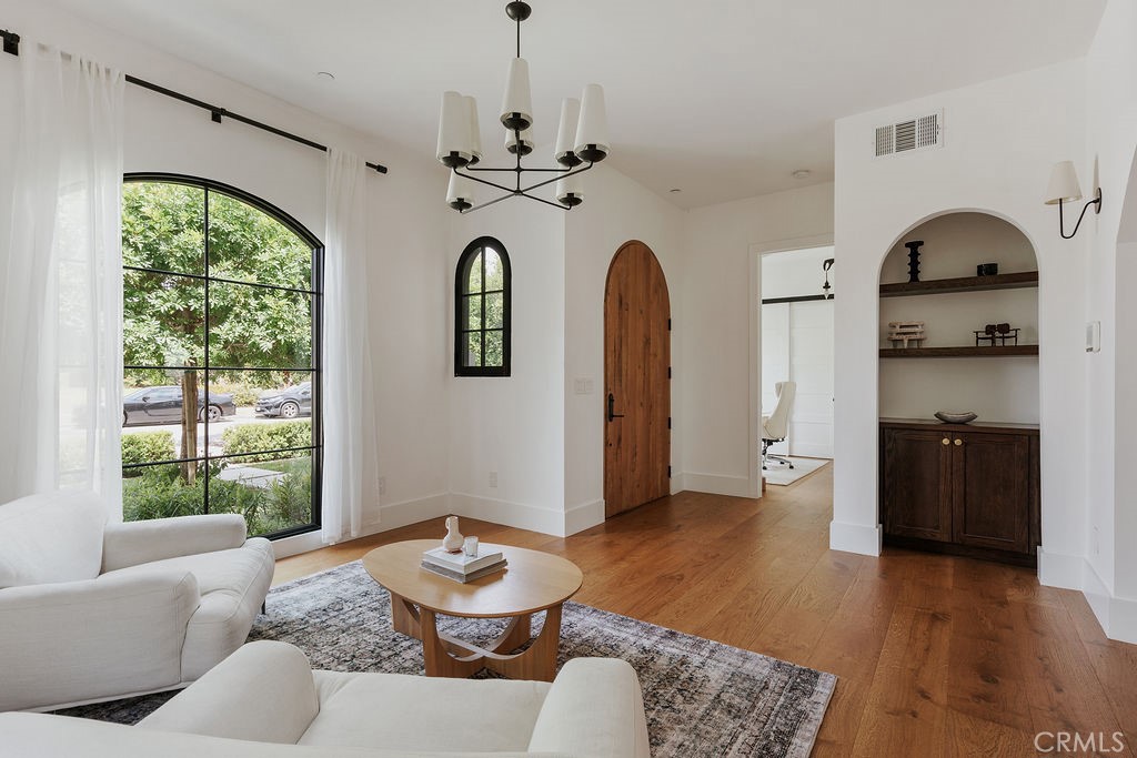 5142 Brynhurst Avenue