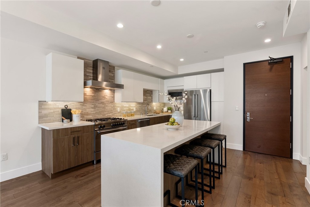 3715 San Marino Street 105