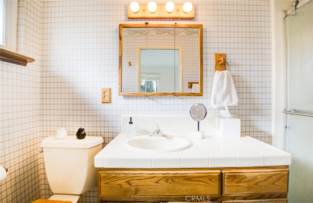 2954 Gladstone Street