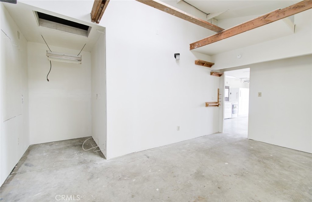 2954 Gladstone Street