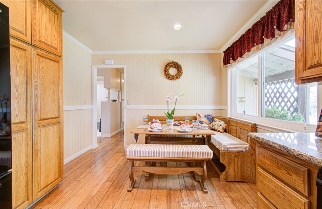 2954 Gladstone Street