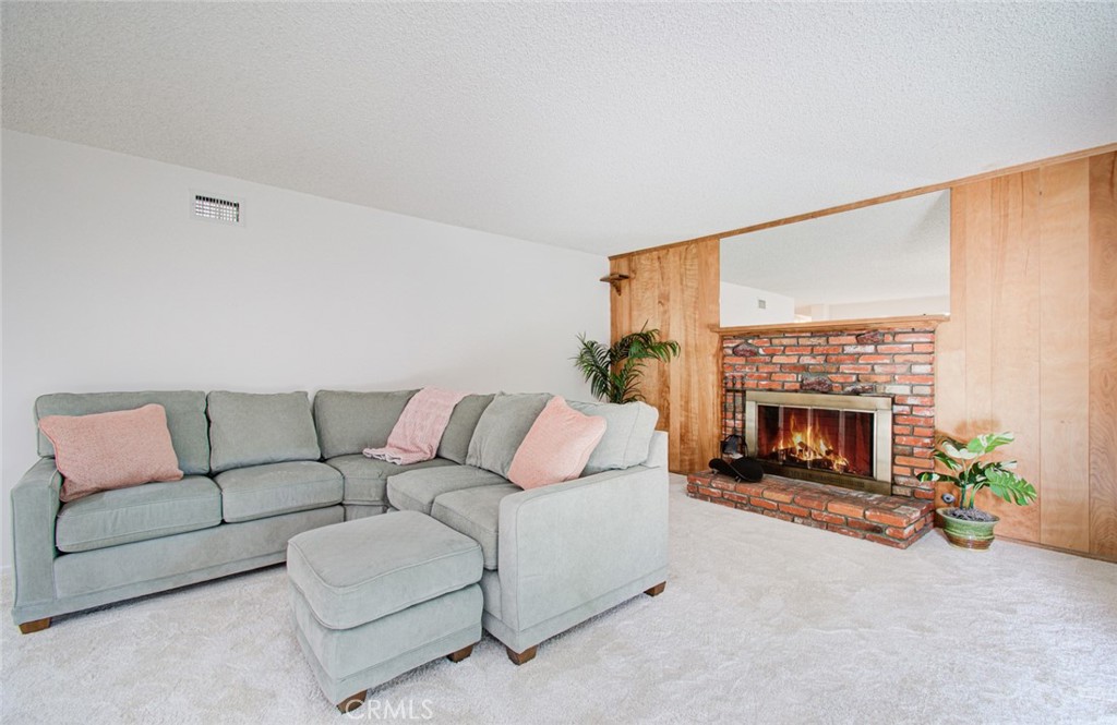 2954 Gladstone Street