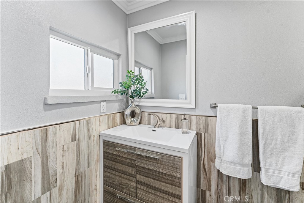 757 S Evanwood Avenue