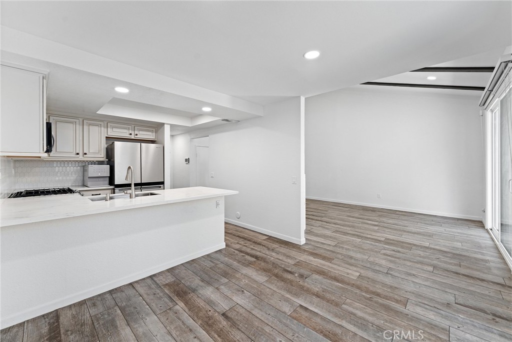 2317 Sandbar Drive 204