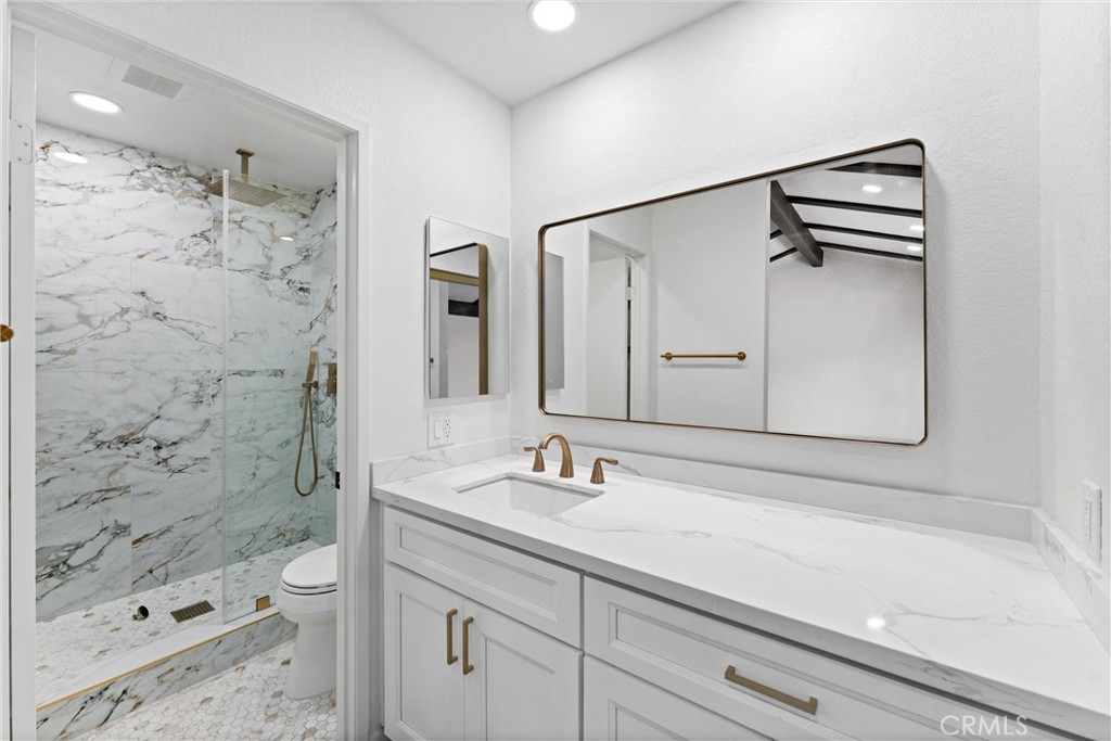 2317 Sandbar Drive 204