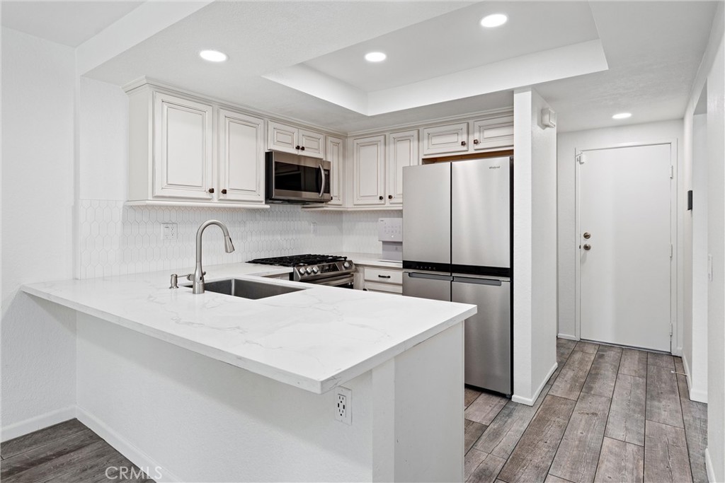 2317 Sandbar Drive 204