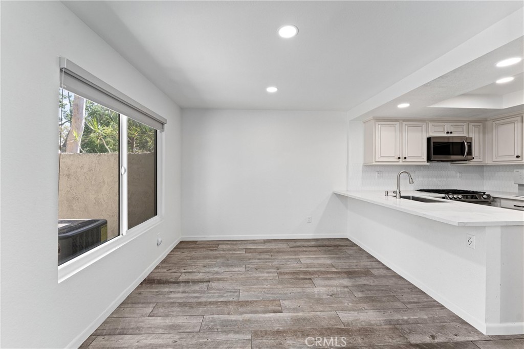 2317 Sandbar Drive 204