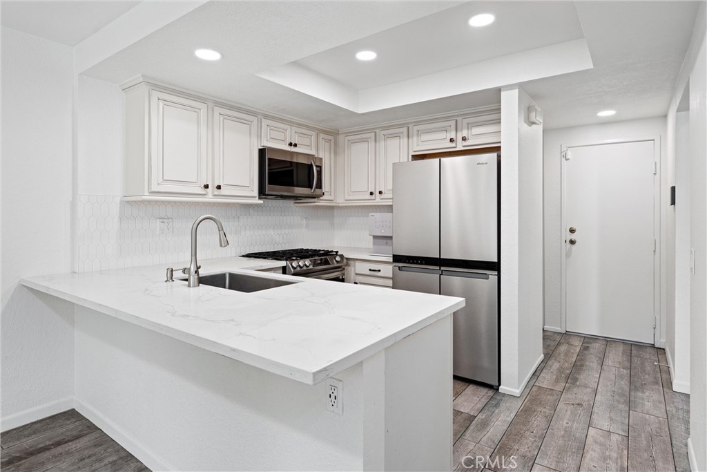 2317 Sandbar Drive 204