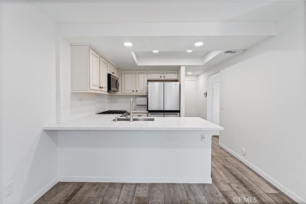 2317 Sandbar Drive 204