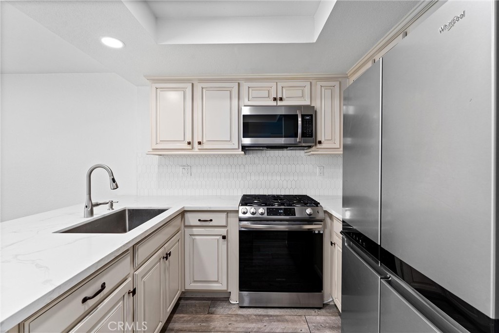 2317 Sandbar Drive 204