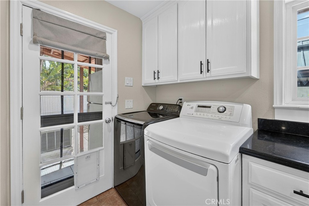 1218 W Gage