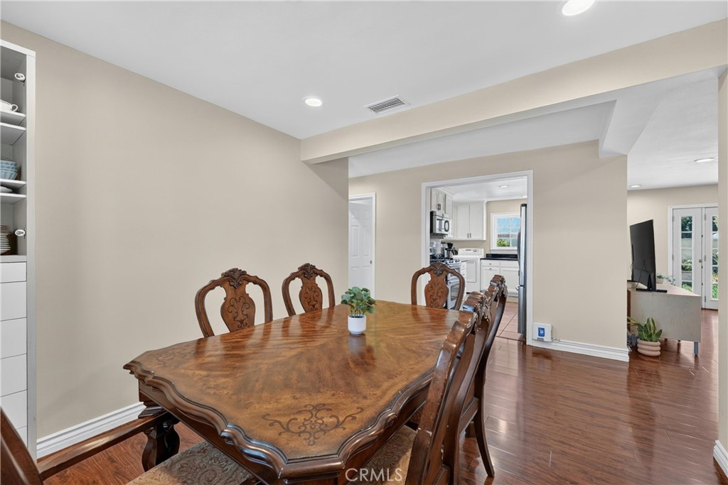 1218 W Gage