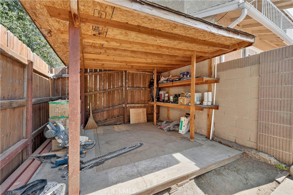 1218 W Gage