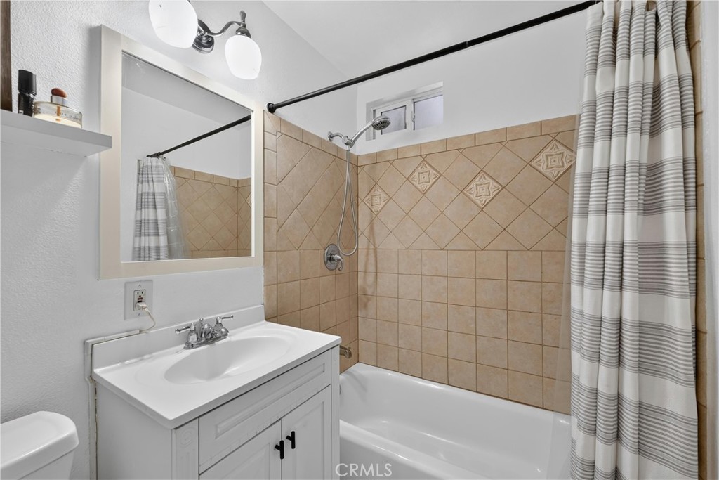 1218 W Gage