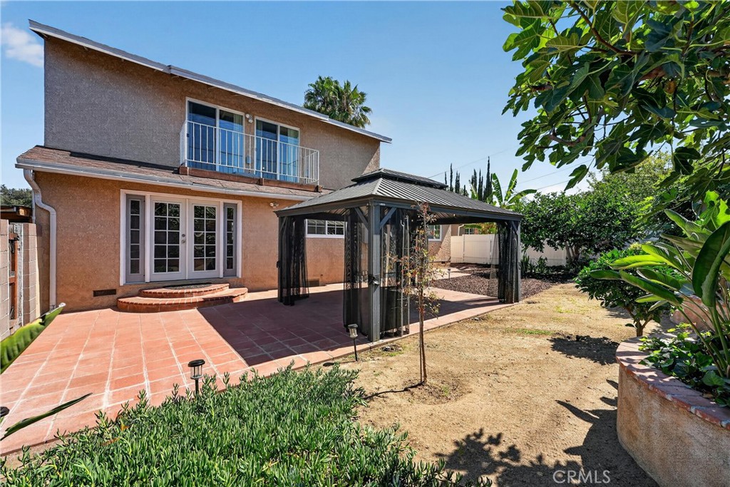 1218 W Gage