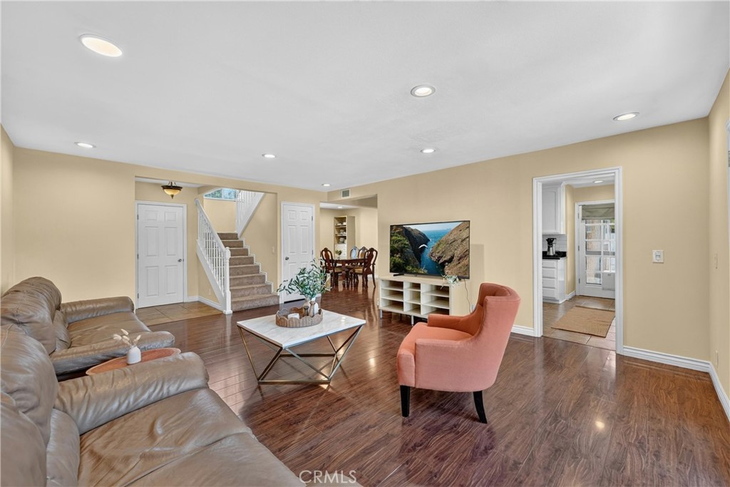 1218 W Gage