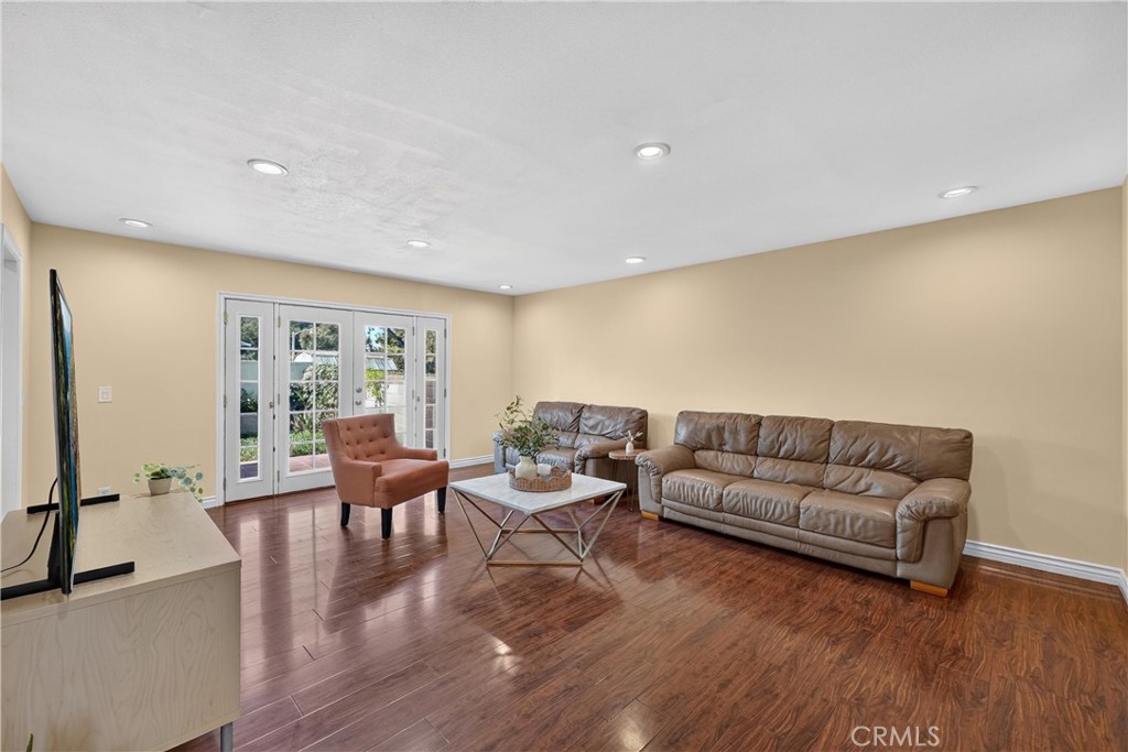 1218 W Gage