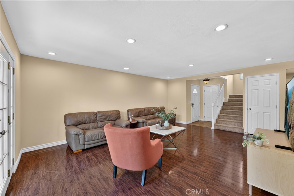 1218 W Gage