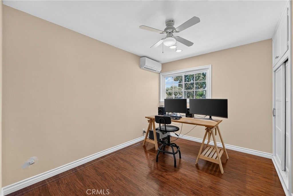 1218 W Gage