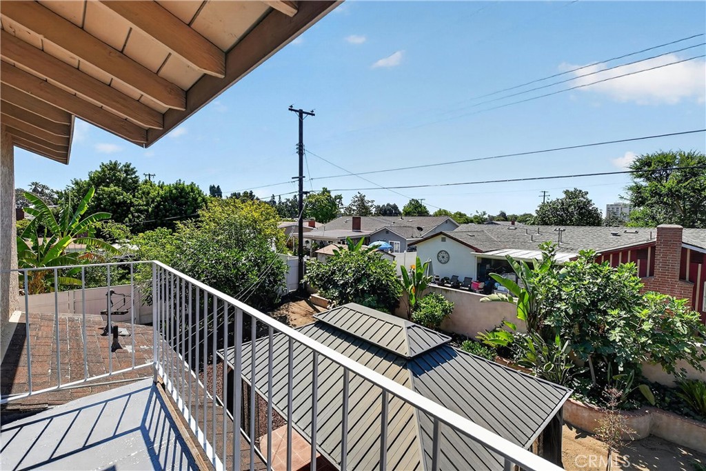 1218 W Gage