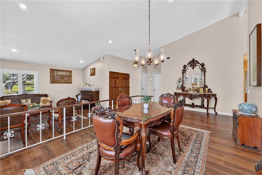 2224 Mountain Ridge