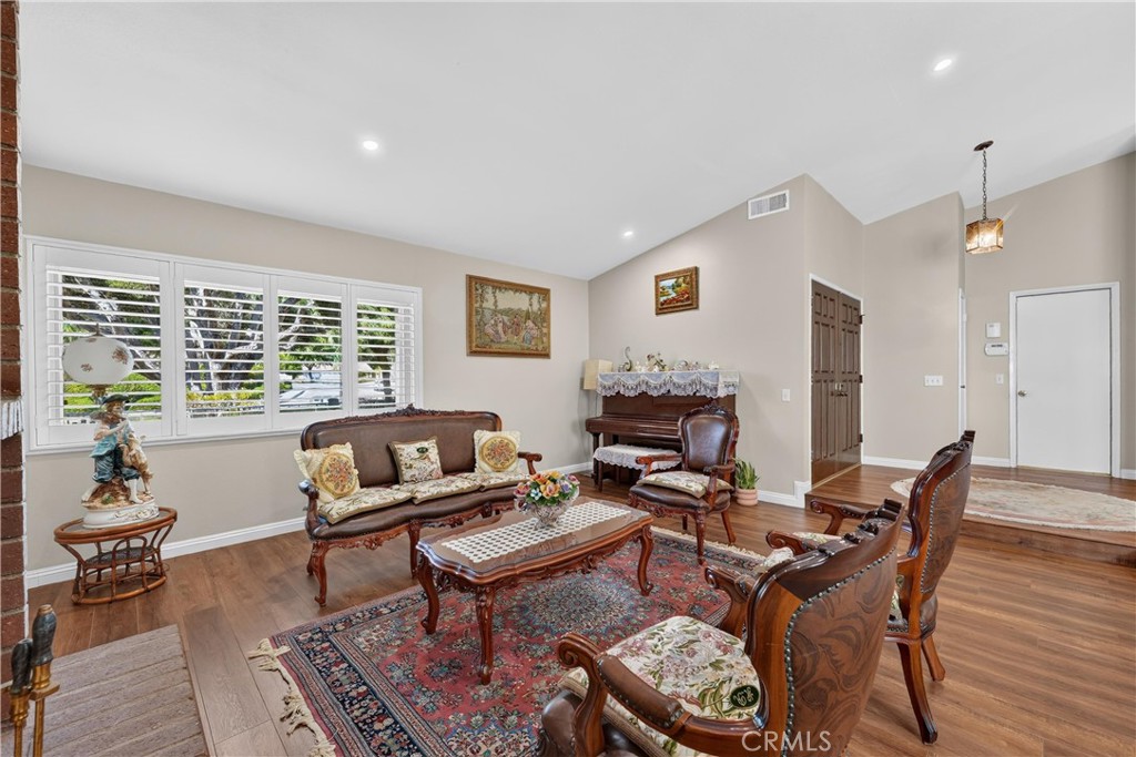 2224 Mountain Ridge